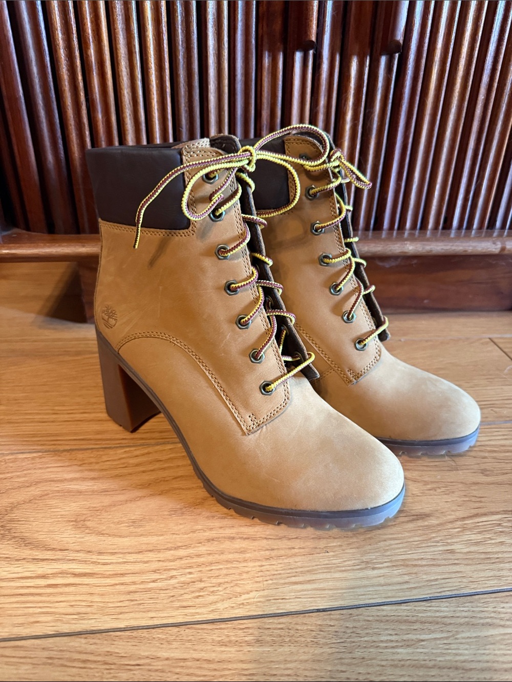 Timberland Women's Allington Mid Boot Wheat Lace-Up Block Heel Boots